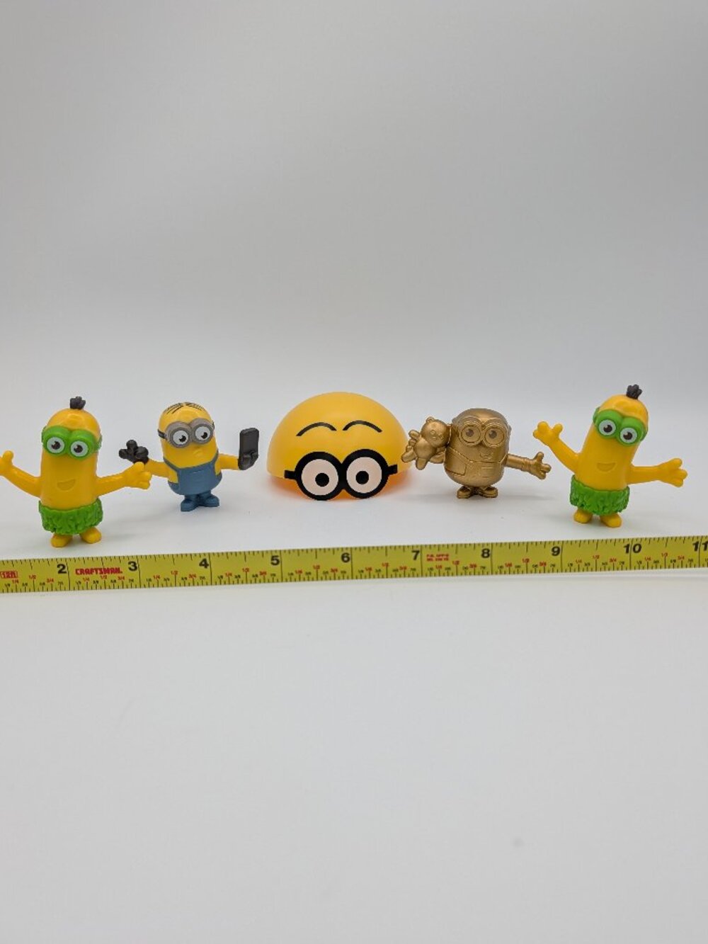Despicable Me Minions Mini Figure Lot Hula Stuart Gold Bob Toy